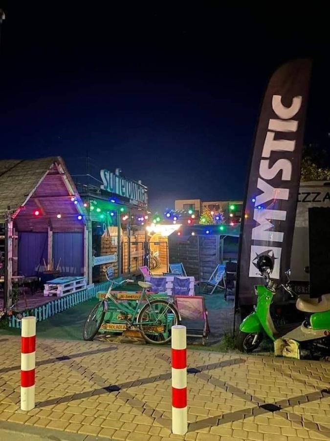 Appartement Przyczepa Niewiadow Surf Wioska à Jastarnia Extérieur photo